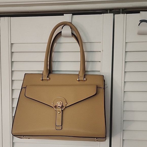 None Handbags - Yellow structured handbag. Top handle No crossdbody strap.